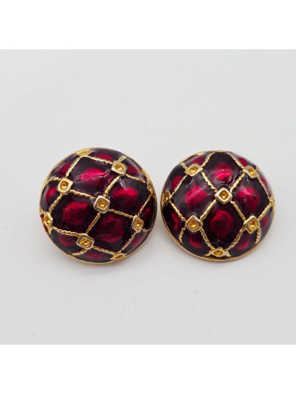 Vintage Red & Gold Enamel Clip-On Earrings With Lattice Design Round Dome Style - Picture 1 of 7